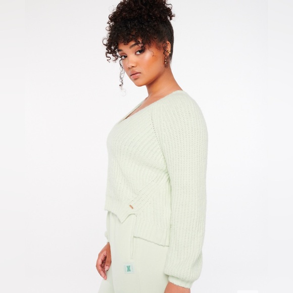 Savage x Fenty Fuzz Fit Knit Deep V-Neck Sweater Minty White size Large - Picture 3 of 14